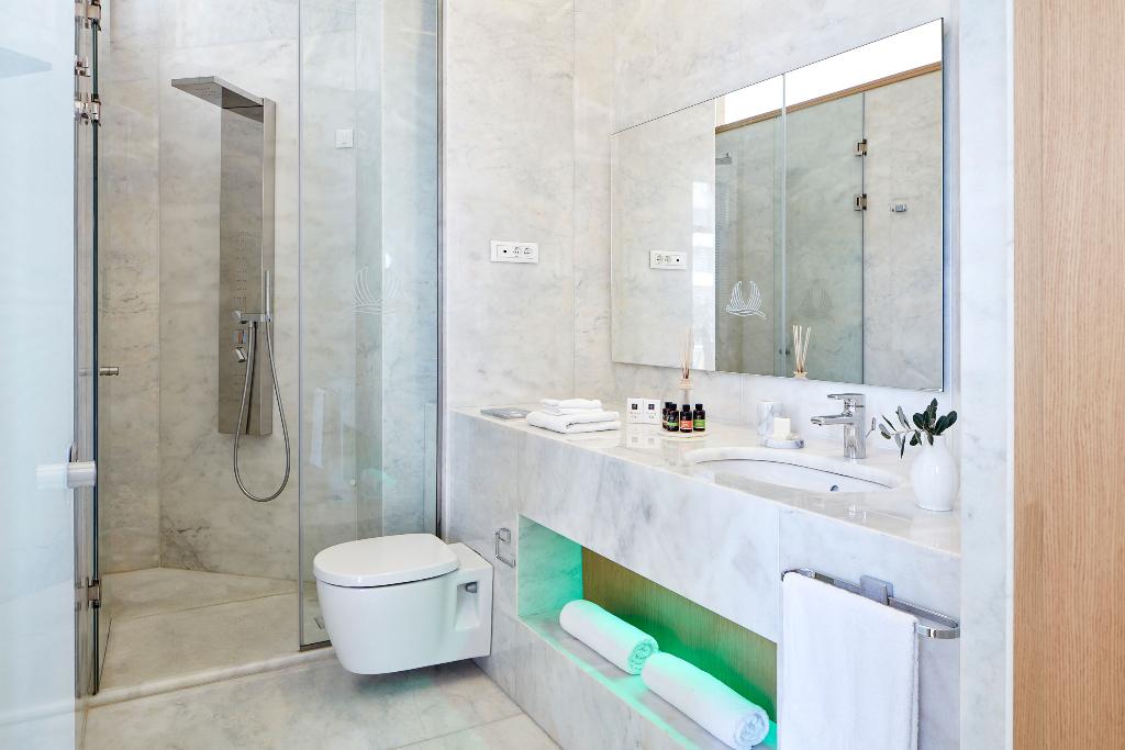 dal travel Avra City Hotel