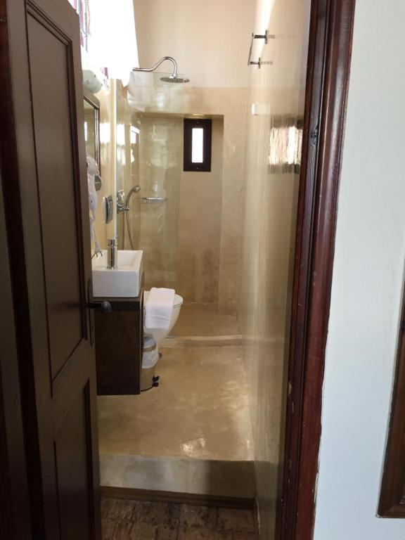 dal travel Captain Vasilis Traditional Hotel