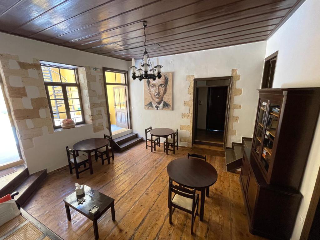 dal travel Captain Vasilis Traditional Hotel