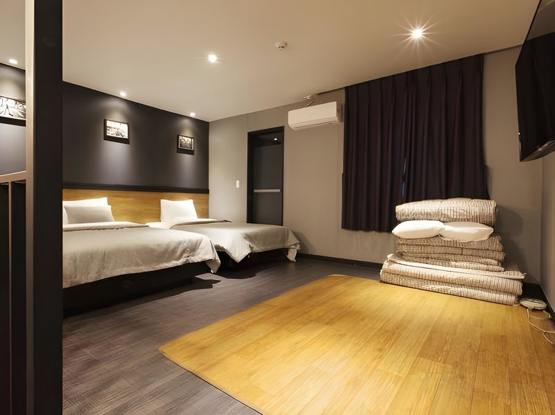 Hotel The Last Hotel