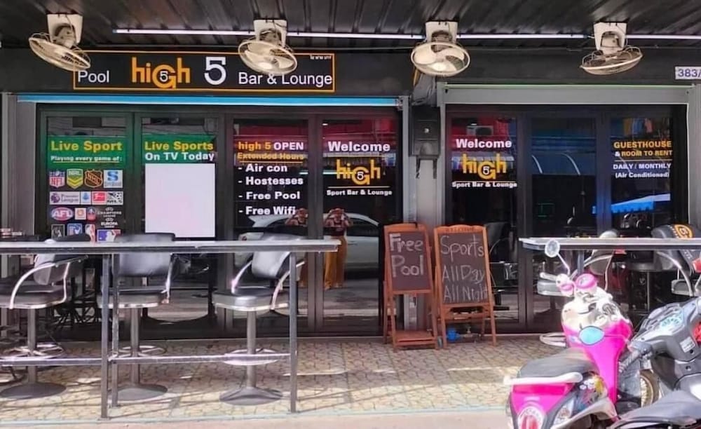 Hotel High5 Guesthouse