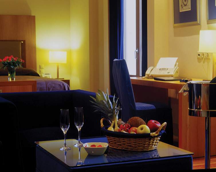 dal travel Gdm Megaron Luxury Hotel