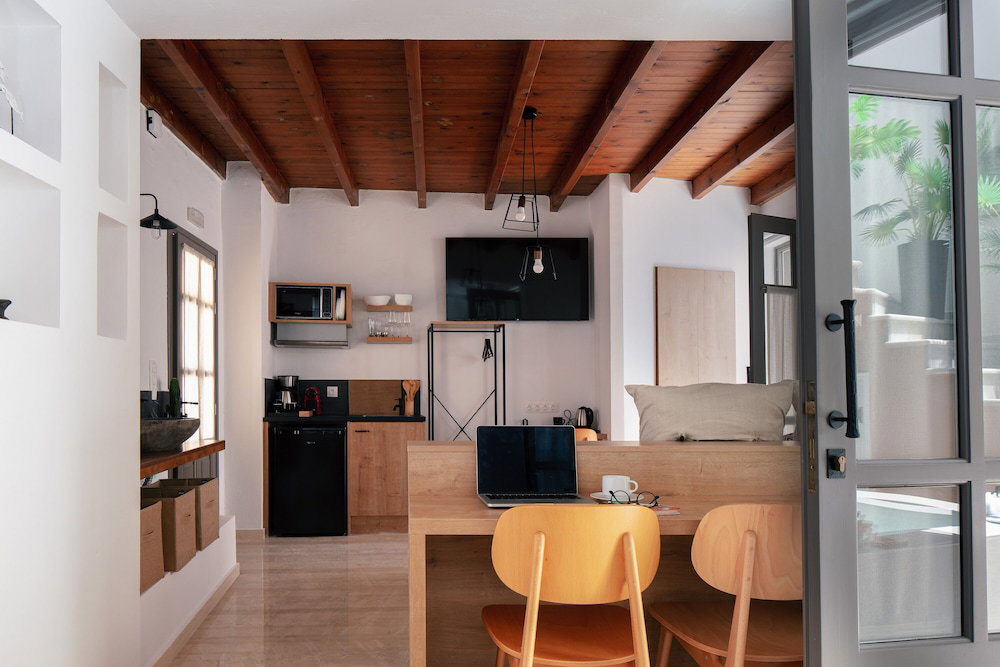 dal travel Gateway Suites