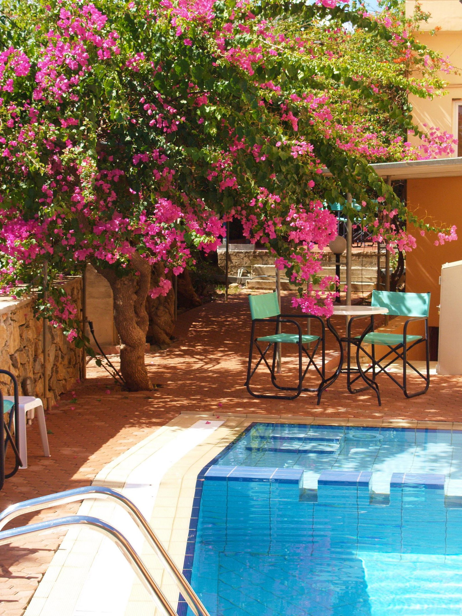 Elotia Hotel