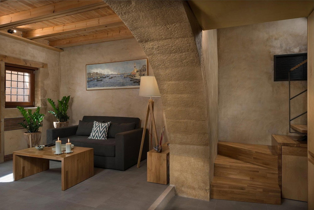 dal travel Neoria Houses