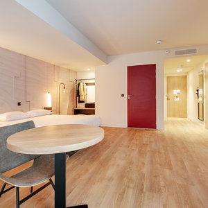 Hotel B&B Hotel Lille Lillenium Eurasanté cazare Lille