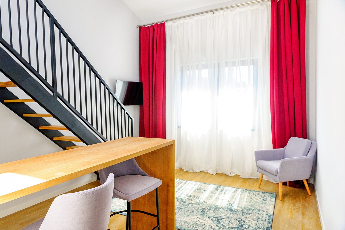 H11 Downtown Apartments 3*