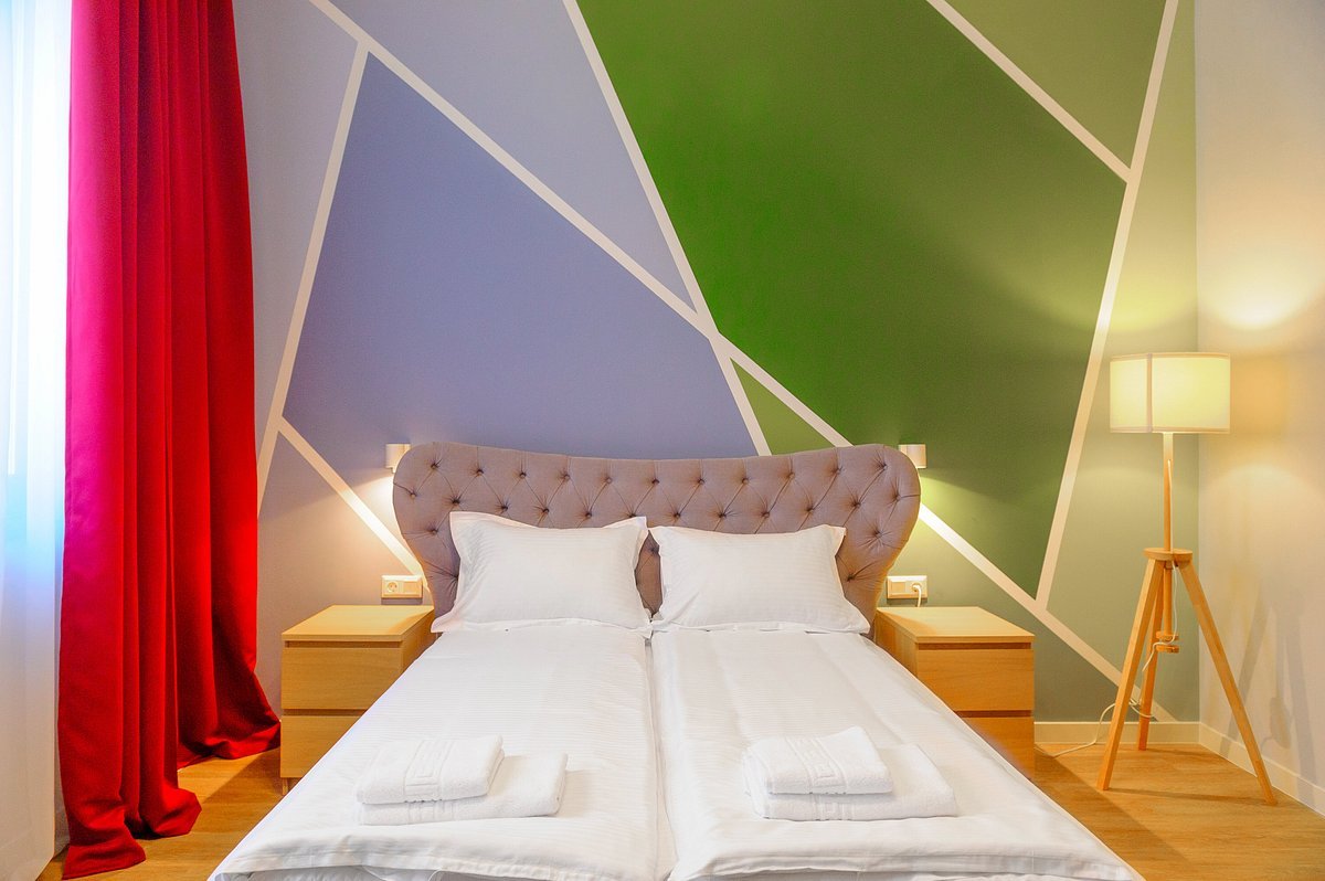 H11 Downtown Apartments 3*