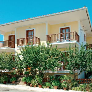 Hotel Nondas cazare Iraio