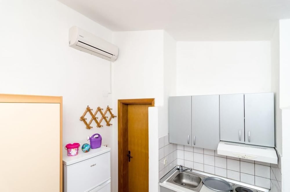 Hotel Apartments Ereš Žuronja