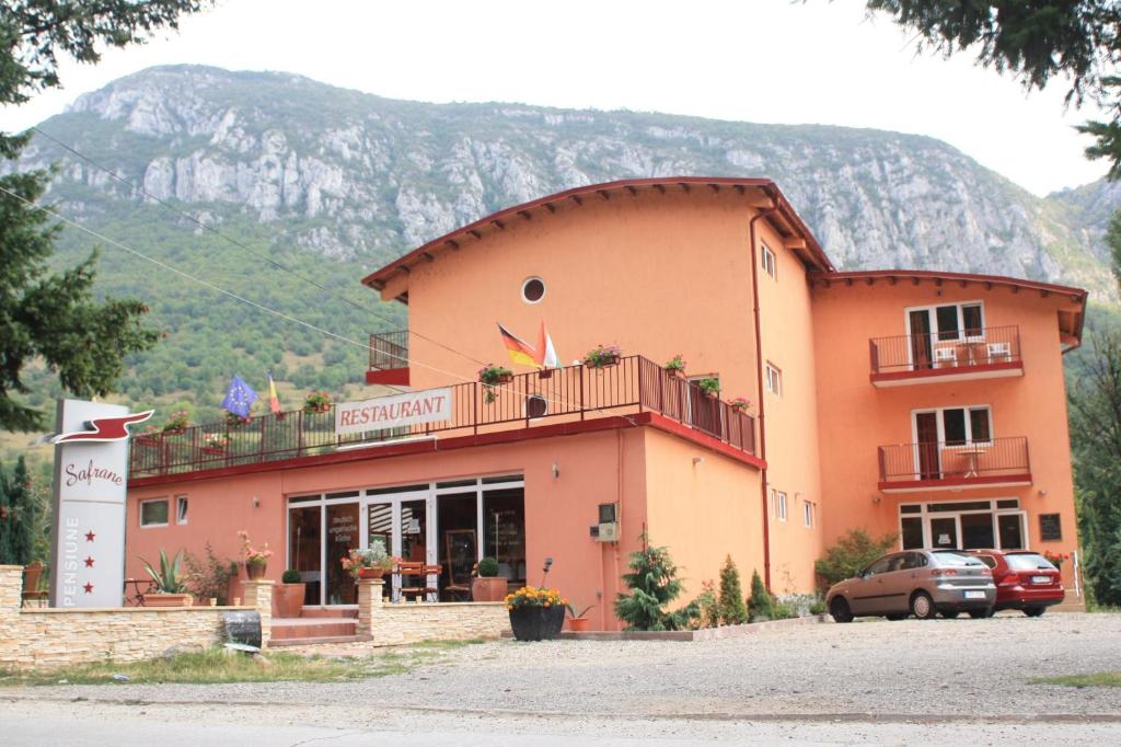 Hotel Pensiune Safrane