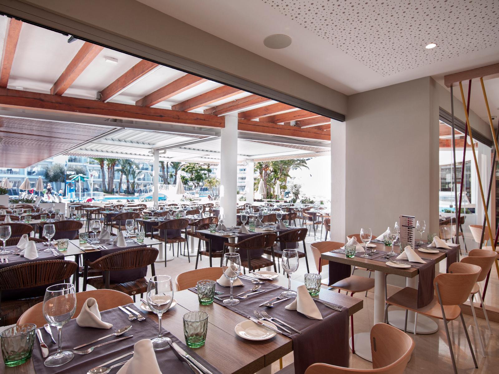 Apartamentos Playas Cas Saboners