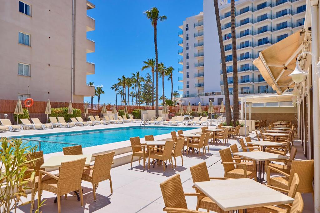 dal travel Universal Hotel Bikini