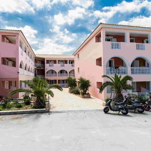 Sejur Savvas Hotel vacanta Laganas