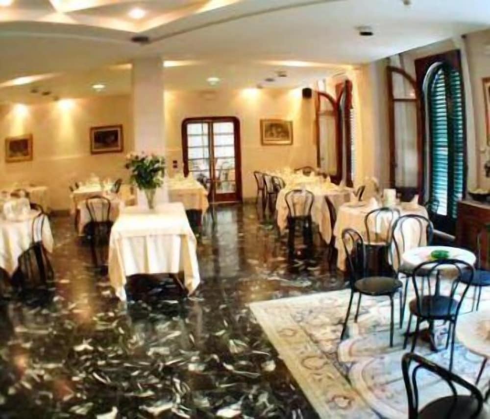 Hotel Savoia E Campana