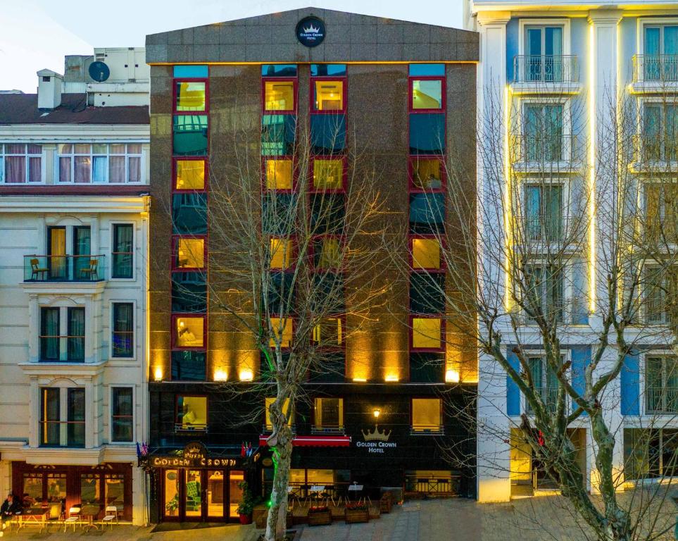 Hotel Golden Crown