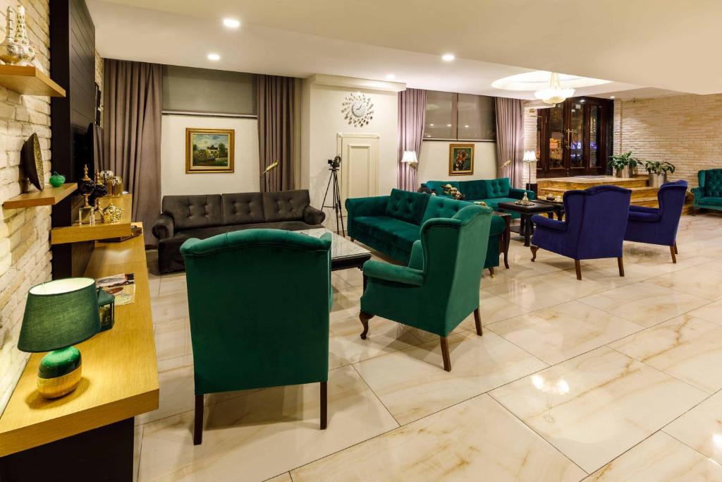Hotel Golden Crown