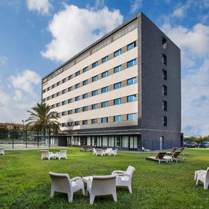 Hotel Azz Hotel Tactica cazare Paterna