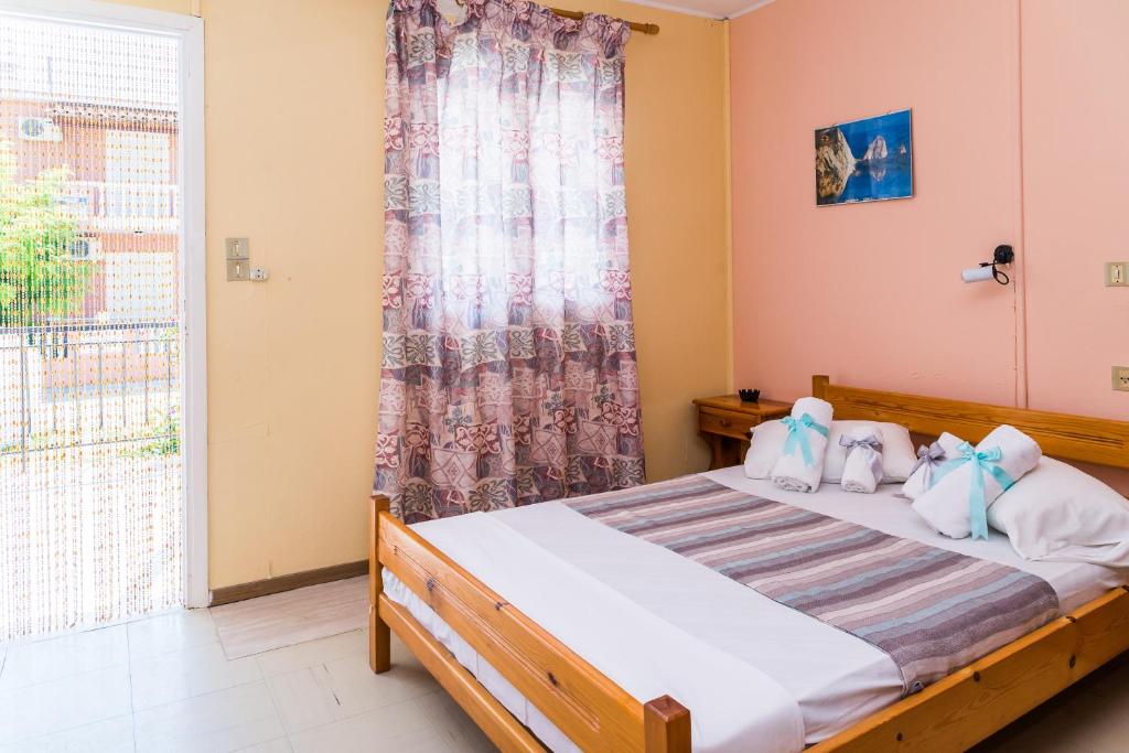 dal travel Roussa's Studios And Apartments