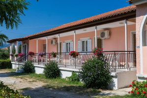 Hotel Roussa's Studios And Apartments cazare Laganas