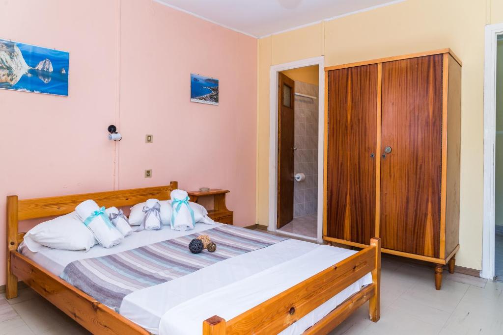 dal travel Roussa's Studios And Apartments