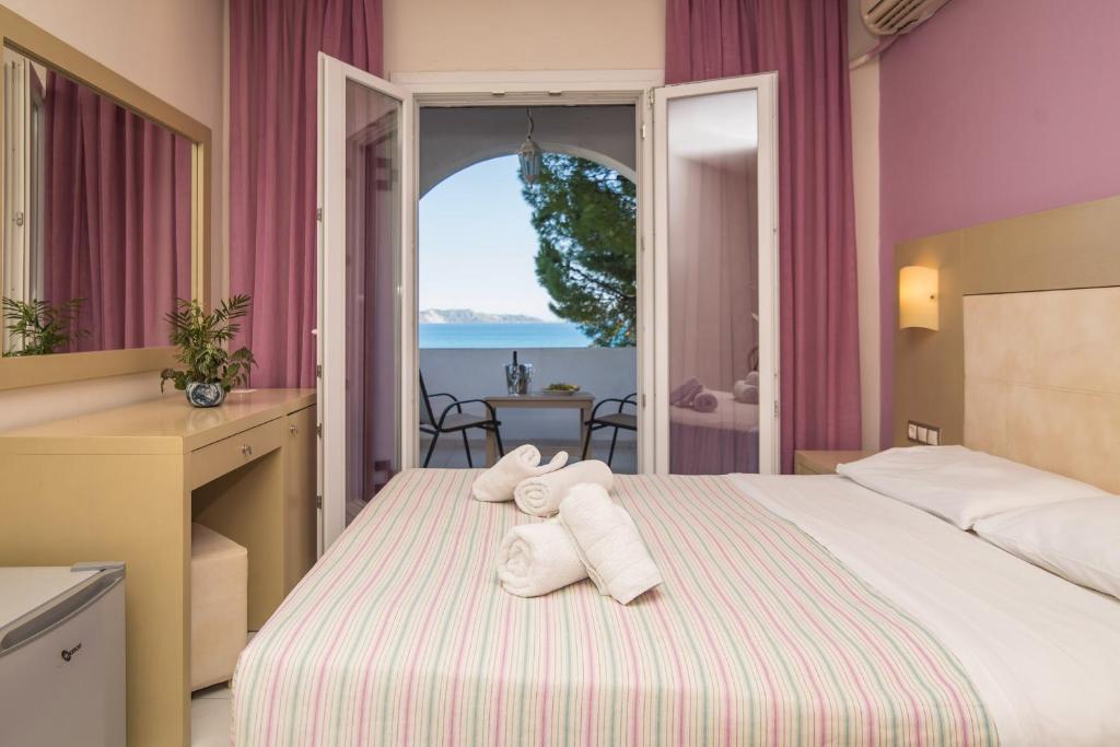 dal travel Porto Koukla Beach Hotel