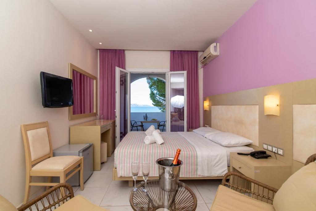 dal travel Porto Koukla Beach Hotel