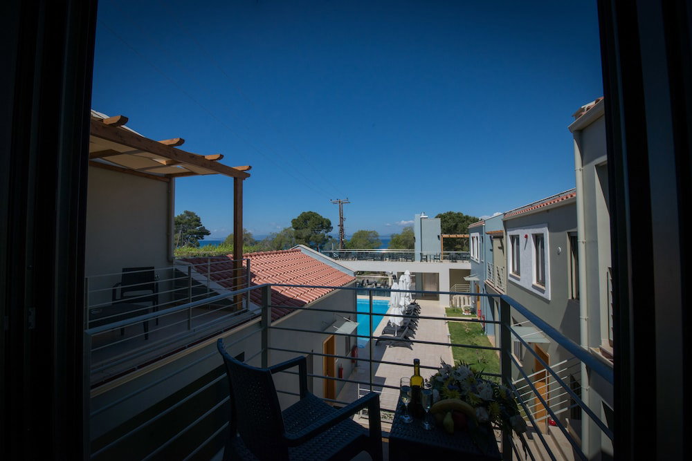 Mantinia Bay Hotel
