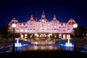 Hotel Disneyland Hotel cazare Disneyland Paris