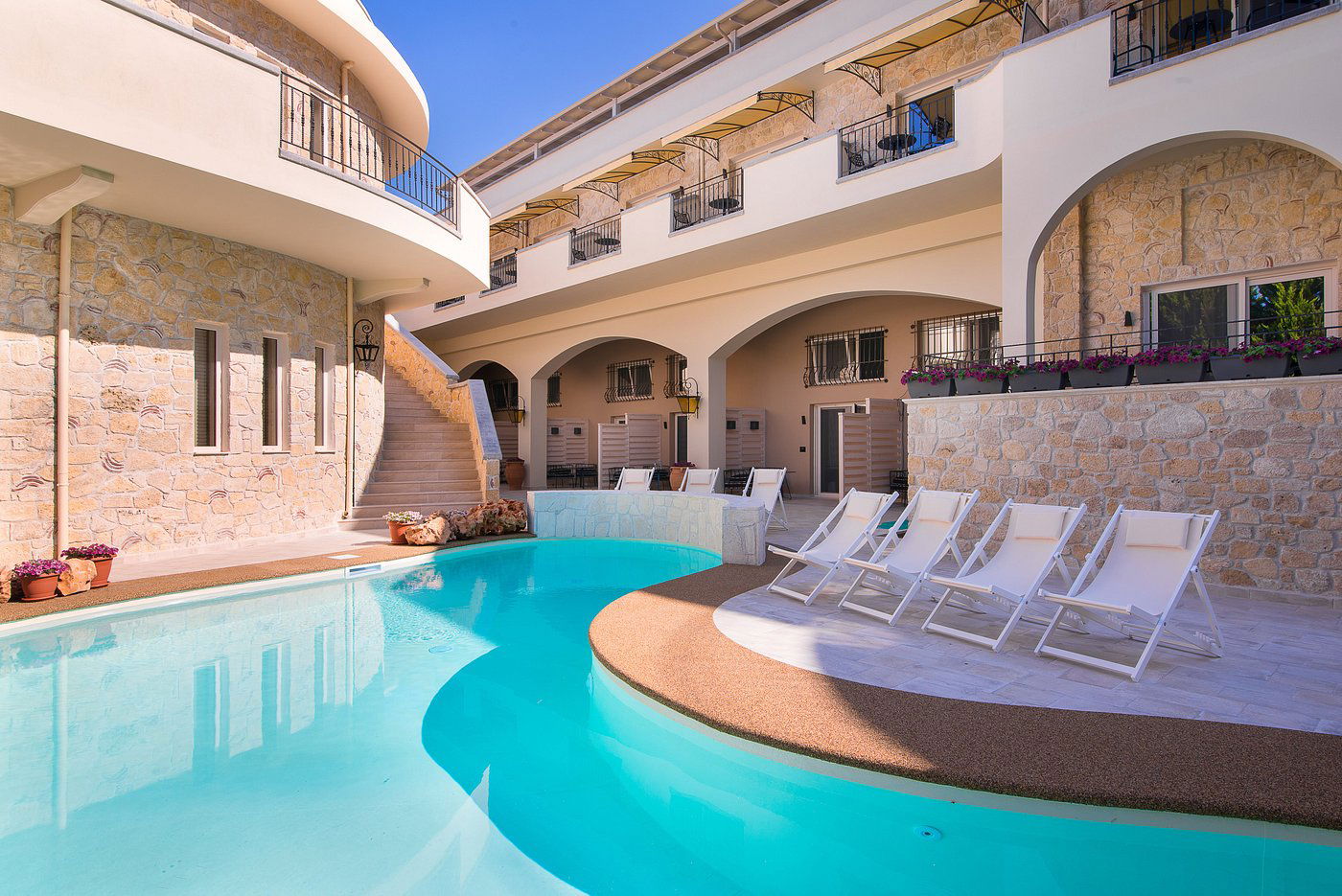 Hotel Neikos Mediterraneo
