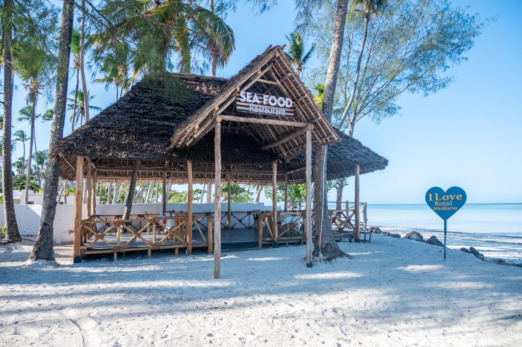 Royal Mandarin Hotel & Resort