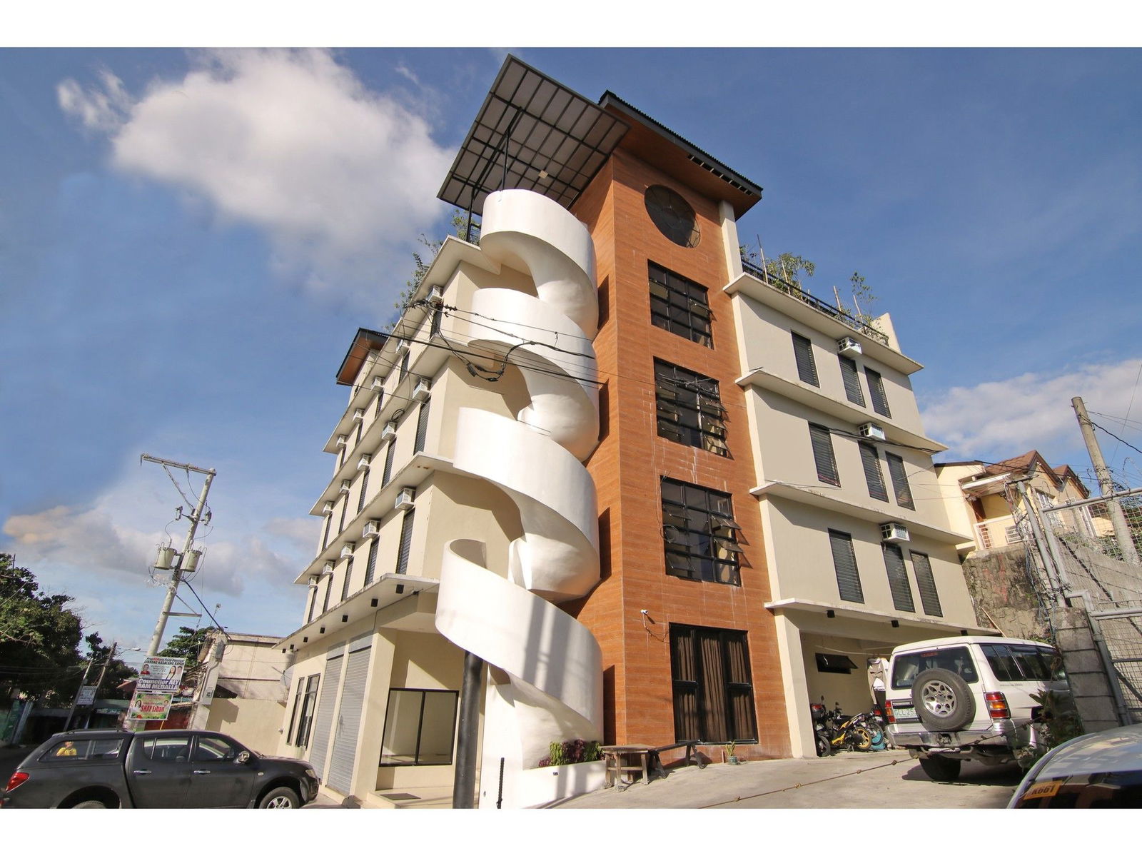 Hotel Oyo 108 Spiral Suites