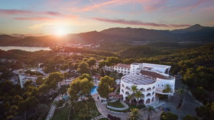 Hotel Hilton Mallorca Galatzo cazare Santa Ponsa