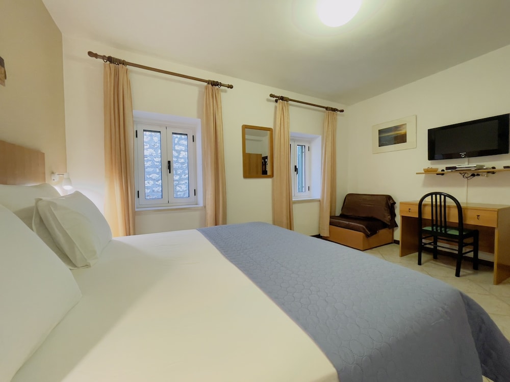 Hotel Rooms & Apartments Villa Town Gate