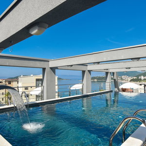 Hotel La Mer cazare Becici