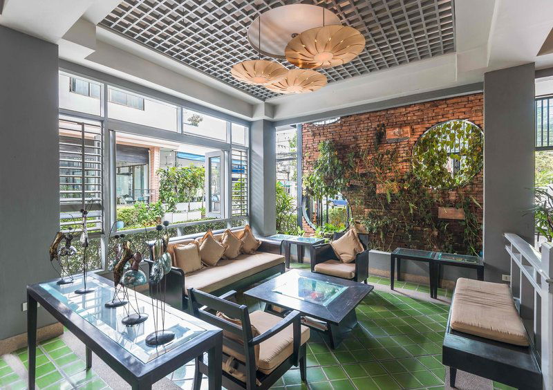 Hotel Asleep By Lantana