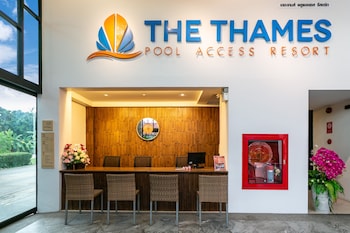 The Thames Pool Access Resort