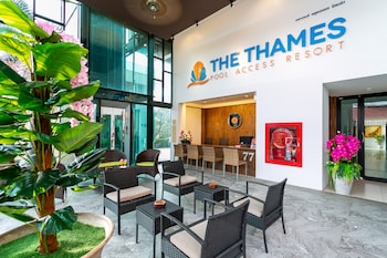 The Thames Pool Access Resort