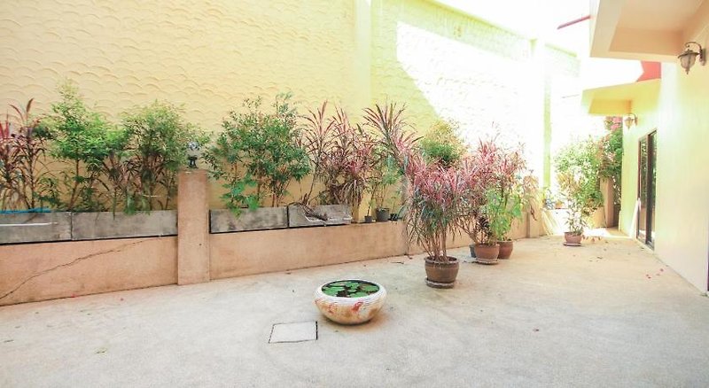 Oyo Ban Elephant Blanc Apartment