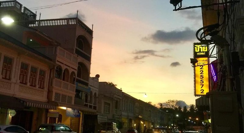 Sunny Hostel Phuket