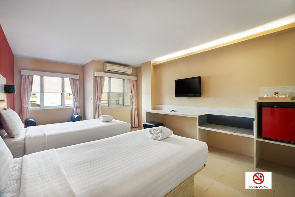 Promratchada Residence & Spa