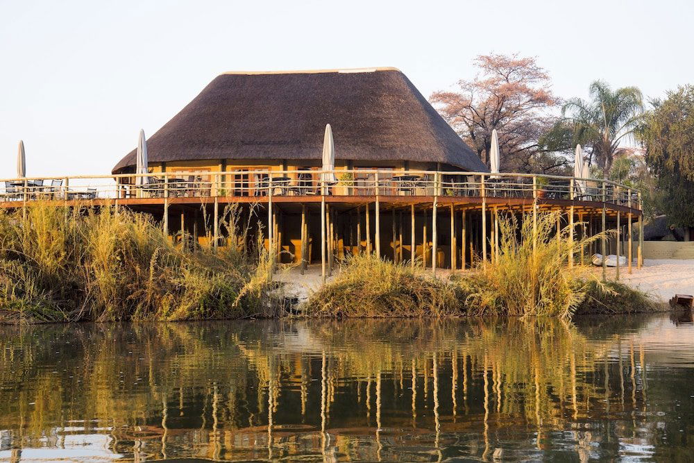 Hotel Hakusembe River Lodge