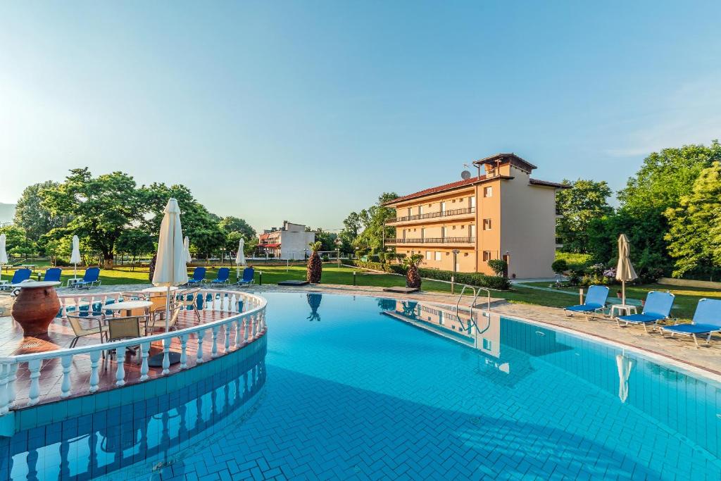 Hotel Sintrivanis Beach Resort