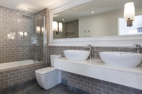 Ivanhoe Hotel And Inn