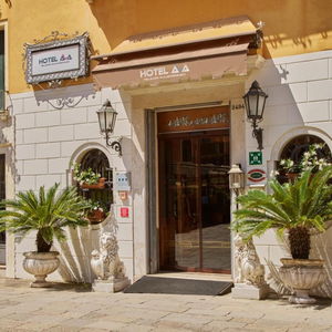 Hotel Unahotels Ala Venezia - Adults Only cazare Veneția