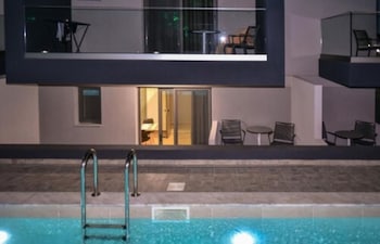 Del Mar Apartments