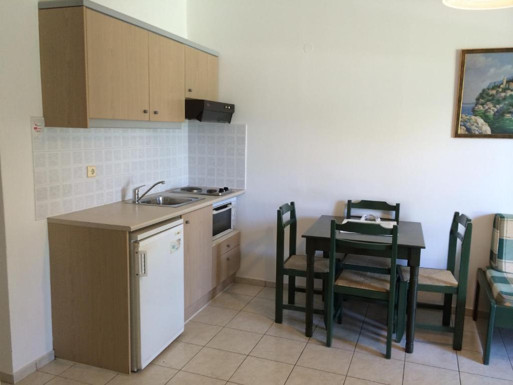 Nikolas Villas Apartments