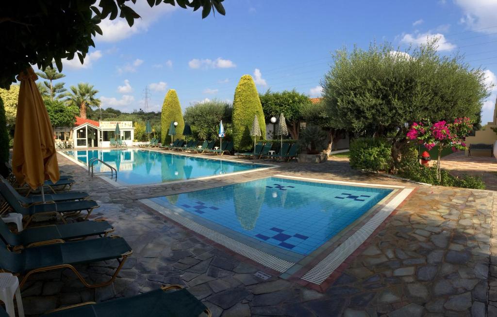 Nikolas Villas Apartments