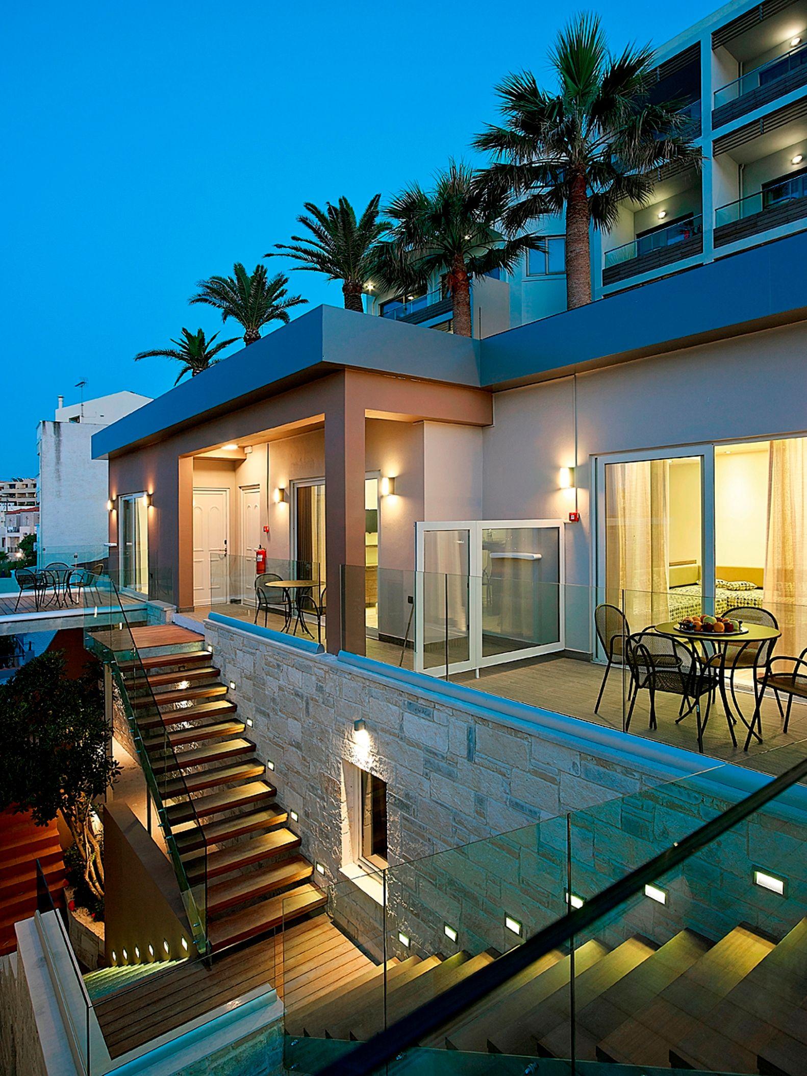 Elotis Suites