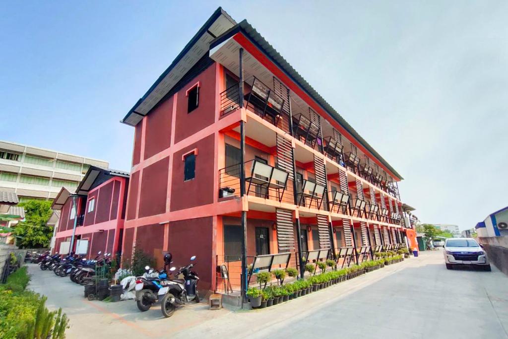 Oyo 560 Chang Hostel​ Suvarnabhumi